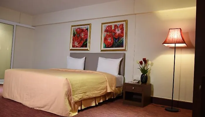 The Canal Hotel 3*